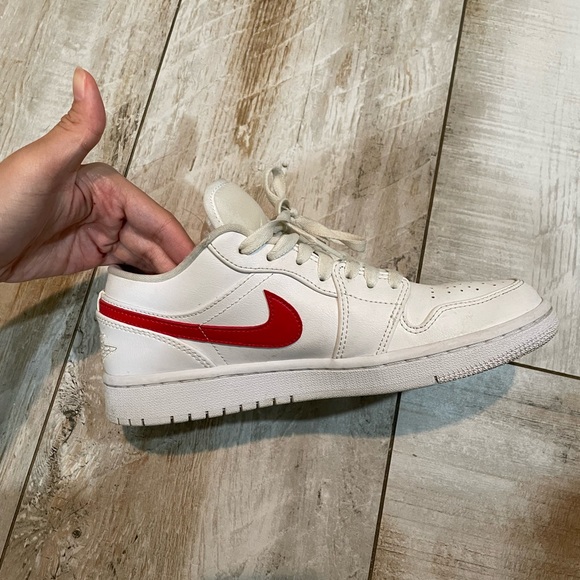 university red low jordan 1s woman 7.5 - Picture 5 of 10